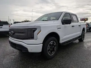 Ford F-150 Lightning 2023 AWD XLT 4dr SuperCrew 5.5 ft. SB