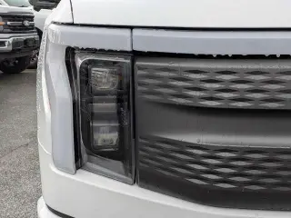 Ford F-150 Lightning 2023 AWD XLT 4dr SuperCrew 5.5 ft. SB