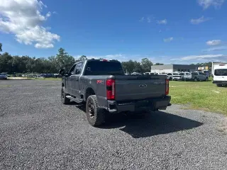 Ford F-250 Super Duty 2023 4x4 XL 4 puertas Crew Cab Camioneta cabina corta de 6,8 pies