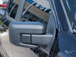 Ford F-150 2023 4x4 XL 4 puertas SuperCrew con caja de 5,5 pies (SB)