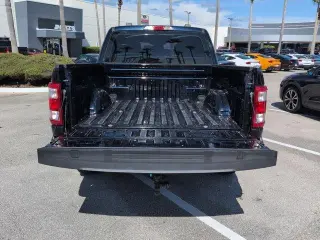 Ford F-150 2023 4x4 XL 4 puertas SuperCrew con caja de 5,5 pies (SB)