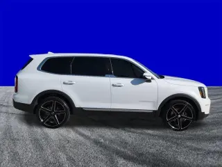 Kia Telluride 2025 LX SUV de 4 puertas