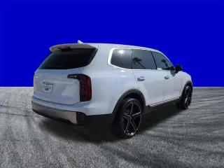Kia Telluride 2025 LX SUV de 4 puertas