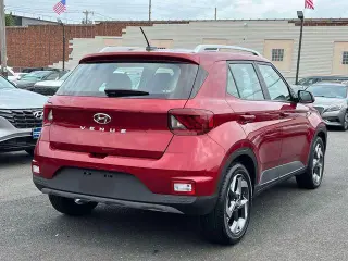 Hyundai VENUE 2023 Limited 4 puertas Crossover