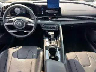 Hyundai ELANTRA 2023 Limited sedán 4 puertas