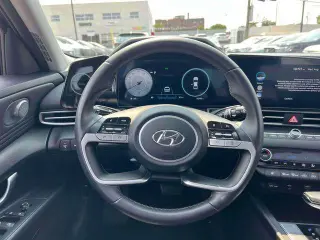 Hyundai ELANTRA 2023 Limited sedán 4 puertas