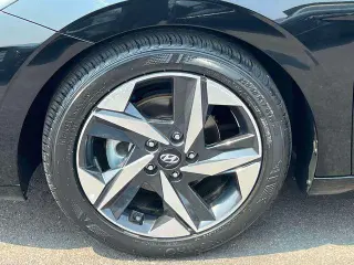 Hyundai ELANTRA 2023 Limited sedán 4 puertas