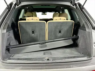 El Audi Q7 2022 AWD quattro Premium Plus 45 TFSI SUV de 4 puertas