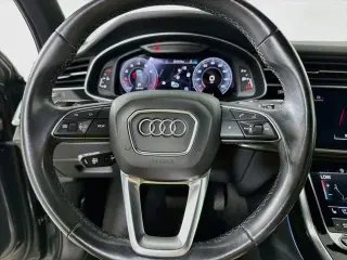 El Audi Q7 2022 AWD quattro Premium Plus 45 TFSI SUV de 4 puertas
