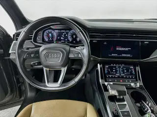 El Audi Q7 2022 AWD quattro Premium Plus 45 TFSI SUV de 4 puertas