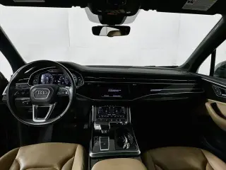El Audi Q7 2022 AWD quattro Premium Plus 45 TFSI SUV de 4 puertas
