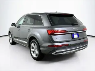 El Audi Q7 2022 AWD quattro Premium Plus 45 TFSI SUV de 4 puertas