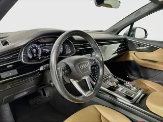 El Audi Q7 2022 AWD quattro Premium Plus 45 TFSI SUV de 4 puertas