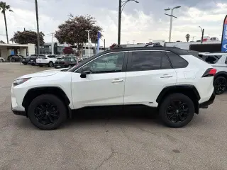 Toyota RAV4 Híbrido 2024 AWD XSE 4dr SUV