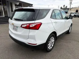 Chevrolet Equinox 2021 LS SUV de 4 puertas con 1LS