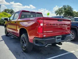 Chevrolet Silverado 1500 2021 4x4 LT Trail Boss 4 puertas Crew Cab, carrocería corta de 5.8 pies