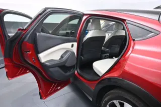 Ford Mustang Mach-E 2023 Premium SUV de 4 puertas