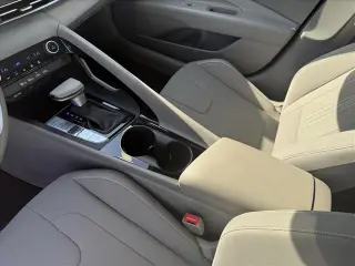 Hyundai ELANTRA Híbrido 2026 Azul 4dr Sedán