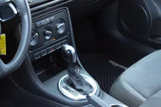 2013 Volkswagen Beetle 2.5L Entry