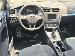 Volkswagen e-Golf 2016 SE Hatchback de 4 puertas