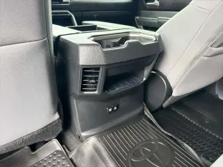 Toyota Tundra 2024 4x4 SR5 4dr CrewMax Cab Pickup SB
