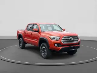 Toyota Tacoma 2017 4x2 TRD Off-Road 4 puertas Doble Cabina 5.0 pies SB