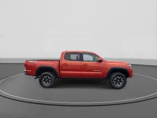Toyota Tacoma 2017 4x2 TRD Off-Road 4 puertas Doble Cabina 5.0 pies SB