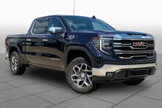 GMC Sierra 1500 2023 4x4 SLT 4dr Crew Cab Caja Corta de 5.8 pies