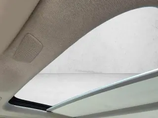 Volvo XC40 2025 Tracción integral B5 Plus Bright Theme 4dr SUV