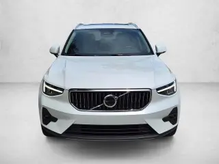 Volvo XC40 2025 Tracción integral B5 Plus Bright Theme 4dr SUV