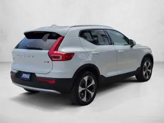 Volvo XC40 2025 Tracción integral B5 Plus Bright Theme 4dr SUV