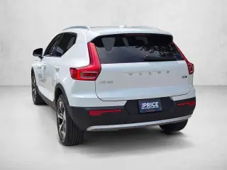 Volvo XC40 2025 Tracción integral B5 Plus Bright Theme 4dr SUV