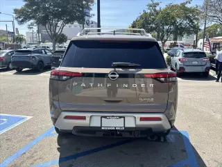 Nissan Pathfinder 2023 AWD Platinum 4dr SUV