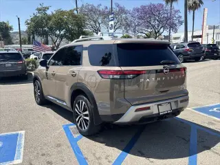 Nissan Pathfinder 2023 AWD Platinum 4dr SUV
