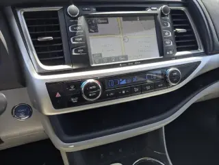 Toyota Highlander Hybrid 2019 AWD XLE 4dr SUV