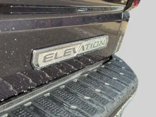 GMC Sierra 1500 2022 4x4 Elevation 4 puertas Crew Cab 5.8 pies SB