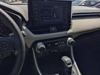 Toyota RAV4 2019 XLE 4dr SUV