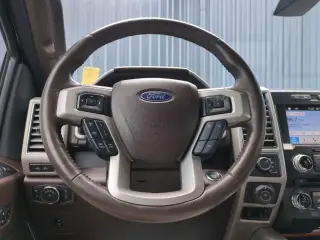 Ford F-150 2017 4x4 King Ranch 4dr SuperCrew 5.5 ft. SB