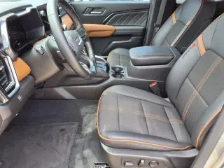 GMC Canyon 2023 4x4 AT4 4dr Crew Cab 5 ft. SB