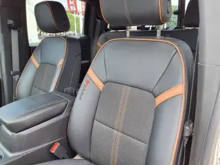 GMC Canyon 2023 4x4 AT4 4dr Crew Cab 5 ft. SB