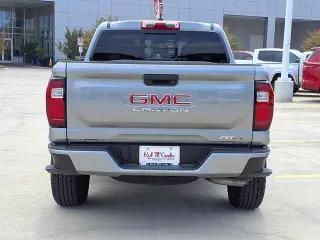 GMC Canyon 2023 4x4 AT4 4dr Crew Cab 5 ft. SB