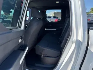 Toyota Tacoma 2024 4x4 SR5 4puertas Doble Cabina 5.0 ft SB