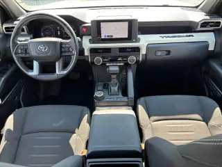 Toyota Tacoma 2024 4x4 SR5 4puertas Doble Cabina 5.0 ft SB