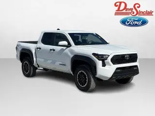 Toyota Tacoma 2024 4x4 SR5 4puertas Doble Cabina 5.0 ft SB