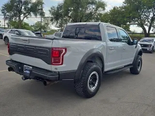Ford F-150 2017 4x4 Raptor 4 puertas SuperCrew 5.5 pies. SB
