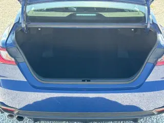 Toyota Camry 2025 SE sedán 4 puertas