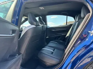 Toyota Camry 2025 SE sedán 4 puertas