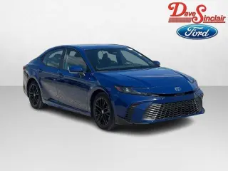 Toyota Camry 2025 SE sedán 4 puertas
