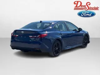 Toyota Camry 2025 SE sedán 4 puertas