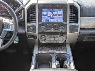Ford F-250 Super Duty 2019 4x4 King Ranch 4dr Crew Cab 6.8 ft. SB Pickup